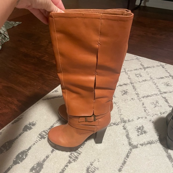 Stylish Tan Leather High Heel Boots - Picture 8 of 12